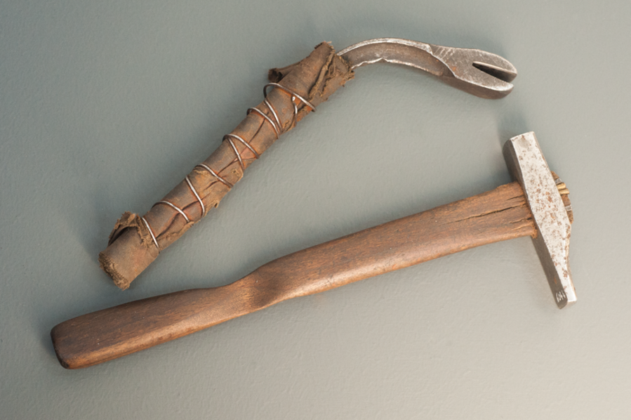 Drehklute  Hammer eines Scherenmonteurs  Maniago  Museo dell arte fabbrile e delle coltellerie