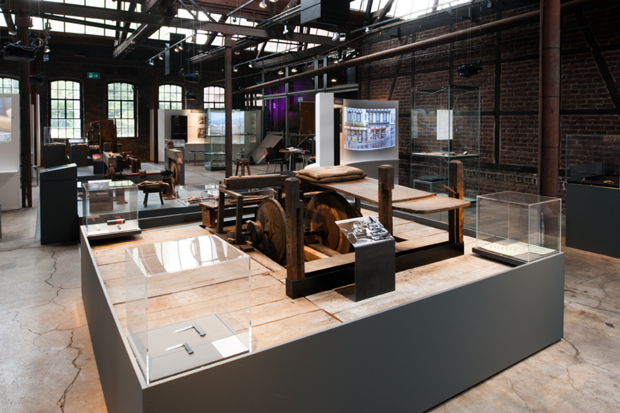 Teilansicht Ausstellungsraum  Schleifstelle Thiers